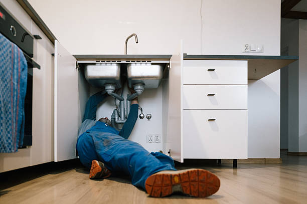 Professional Leak Detection technician working in Crownsville, MD